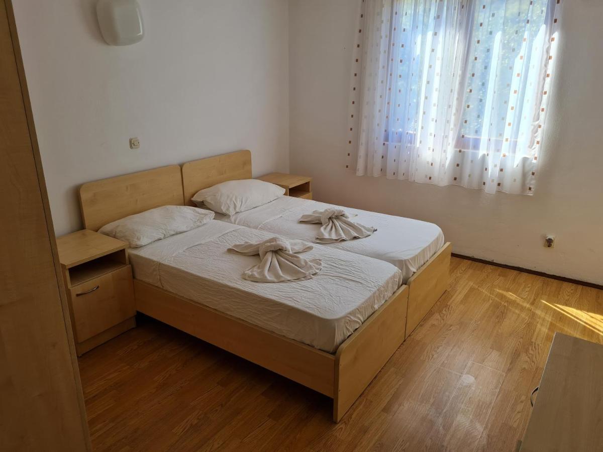 Resort Village T.N. Milna Βις Εξωτερικό φωτογραφία