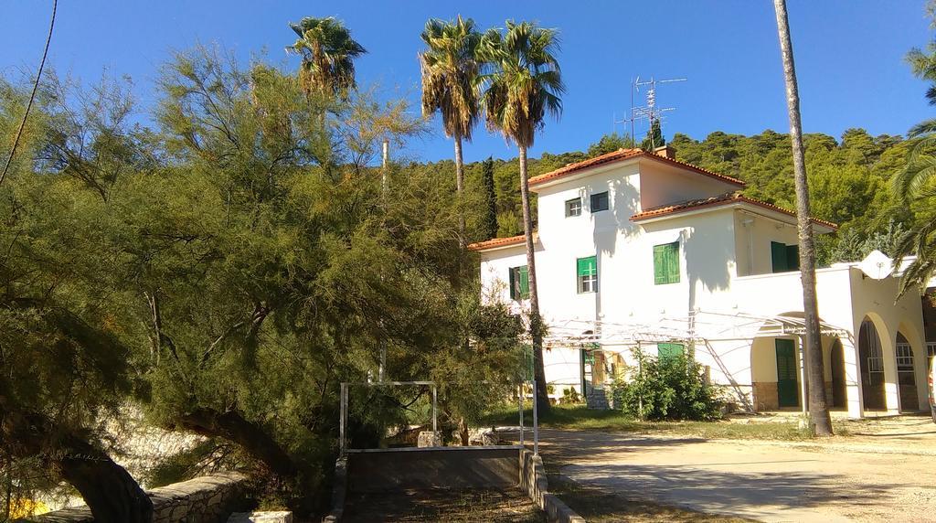 Resort Village T.N. Milna Βις Εξωτερικό φωτογραφία