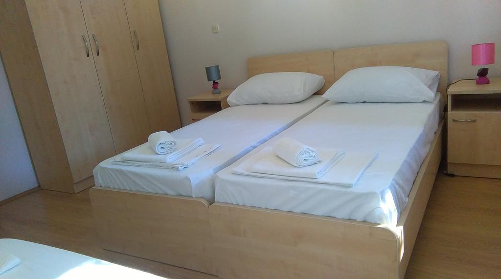Resort Village T.N. Milna Βις Εξωτερικό φωτογραφία