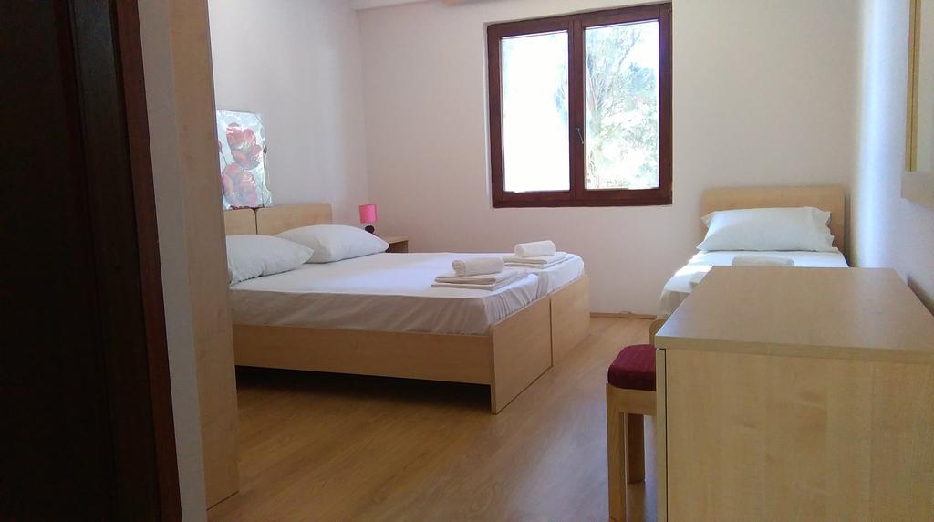Resort Village T.N. Milna Βις Εξωτερικό φωτογραφία