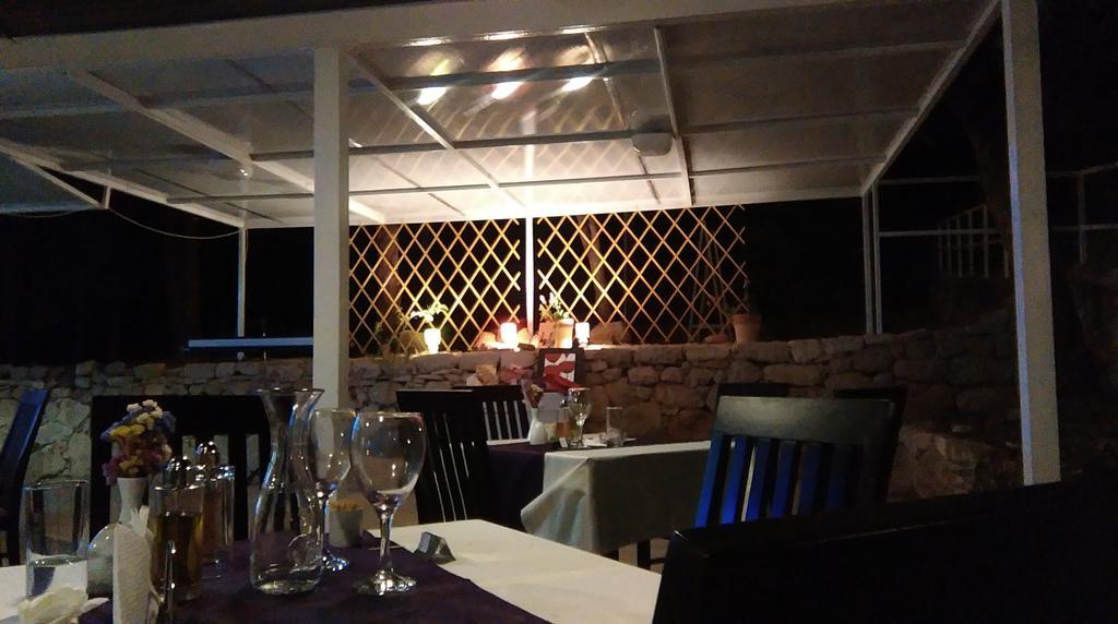 Resort Village T.N. Milna Βις Εξωτερικό φωτογραφία