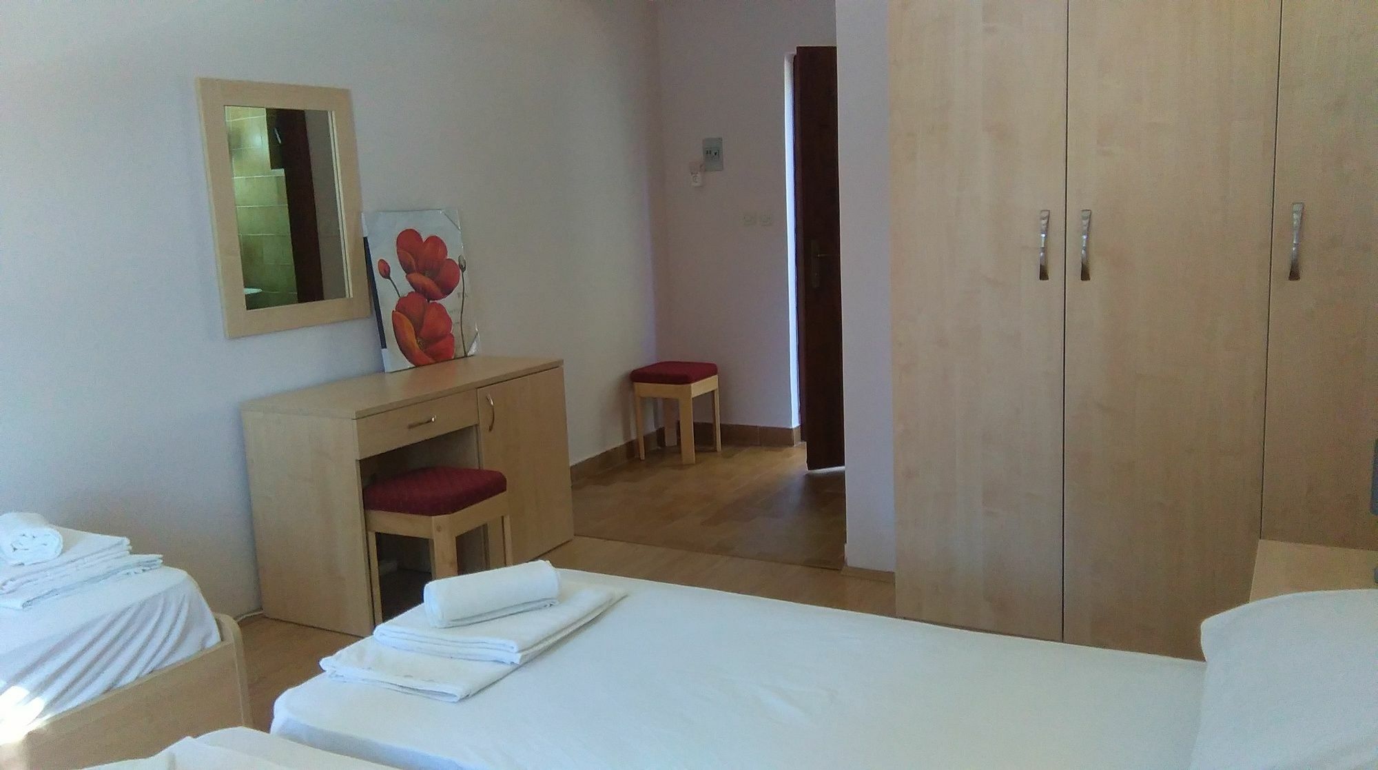 Resort Village T.N. Milna Βις Εξωτερικό φωτογραφία